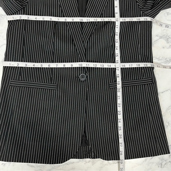A New Day woman’s oversized fall blazer black white pinstripe size small - Picture 6 of 9